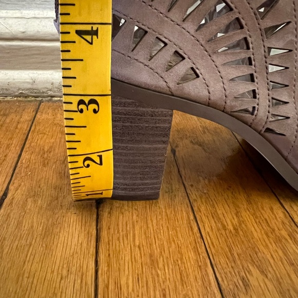 VINCE CAMUTO Tarita Sandals - Women’s 8.5 NWOT - Picture 8 of 11